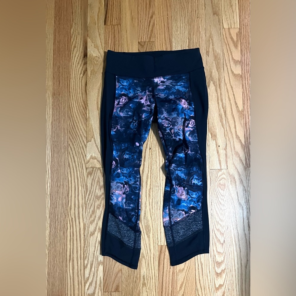 Lululemon crops size 4